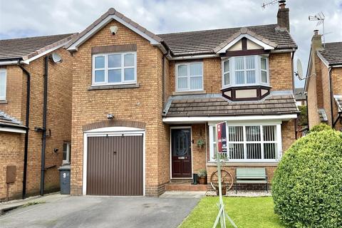 4 bedroom detached house for sale, Chesham Close, Hadfield, Glossop