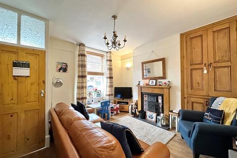 7 Buxton Road, Furness Vale, High Peak, SK23 7PQ