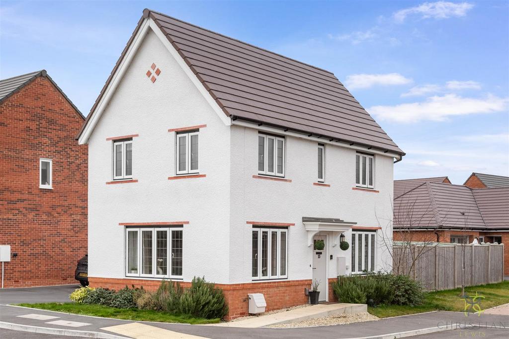 Taylor Gardens, Evesham WR11 3 bed detached house for sale £320,000