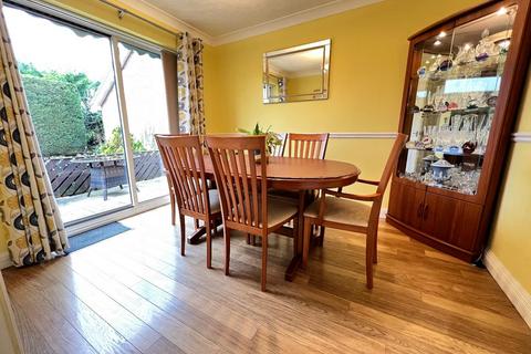 5 Brooks Close, Burton Latimer, Kettering, NN15 5PX