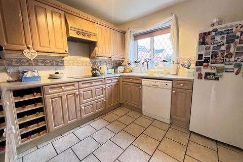 5 Brooks Close, Burton Latimer, Kettering, NN15 5PX