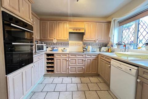 5 Brooks Close, Burton Latimer, Kettering, NN15 5PX