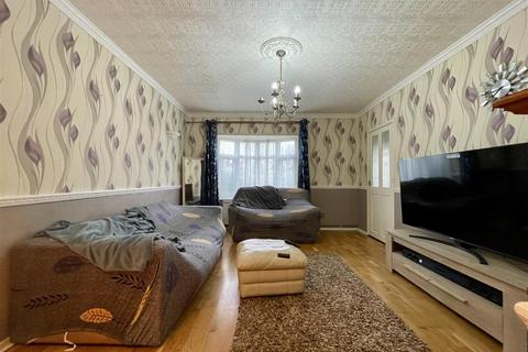 3 bedroom semi-detached house for sale, Romford Road, Holbrooks, Coventry