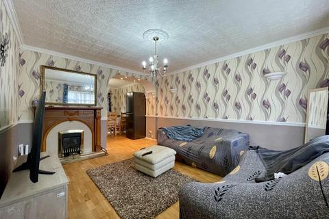 3 bedroom semi-detached house for sale, Romford Road, Holbrooks, Coventry