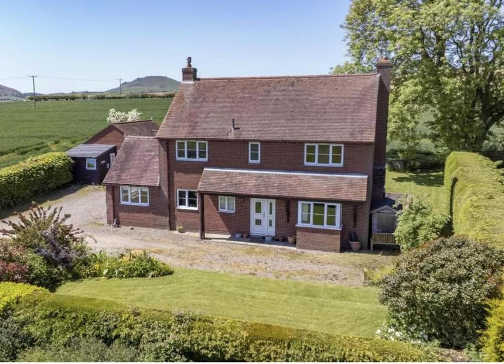 Gretton, Cardington, Church Stretton 4 bed country house to rent £1,100 pcm (£254 pw)