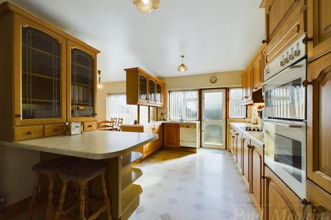 30 Foxearth Road, South Croydon, CR2 8ED