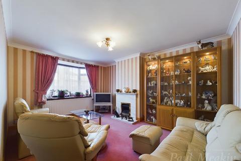 30 Foxearth Road, South Croydon, CR2 8ED