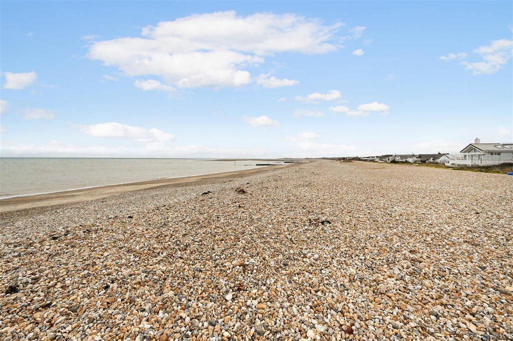 The Parade, Pagham 2 bed apartment for sale £165,000