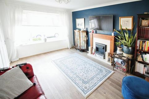 3 bedroom semi-detached house for sale, Park Avenue, Leeds LS25