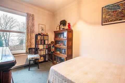 17 Vainor Road, Sheffield, S6 4AP