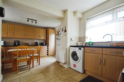 1 The Garth, Anlaby, Hull, HU10 6UY