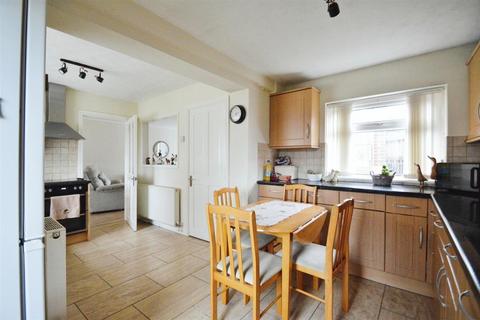 1 The Garth, Anlaby, Hull, HU10 6UY