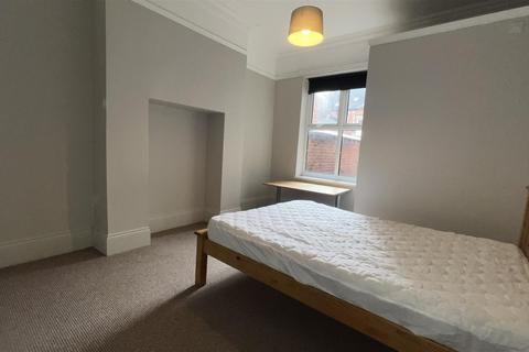 5 bedroom terraced house to rent, Mayfair Road, Newcastle Upon Tyne