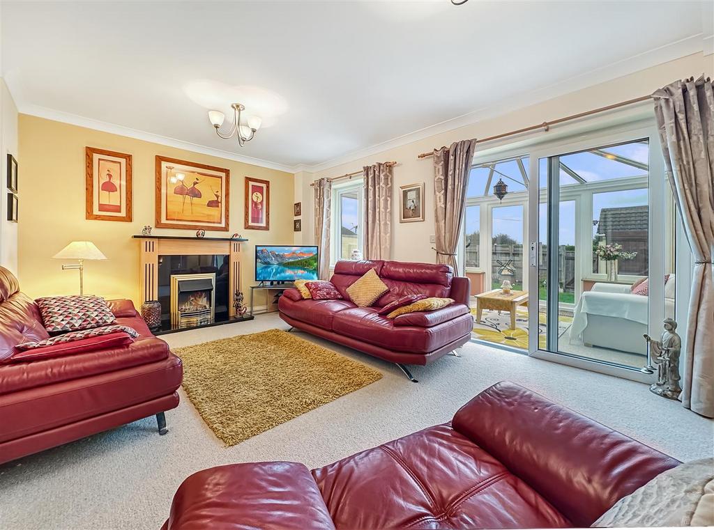 North Boundary Road, Brixham 4 bed detached house for sale £425,000