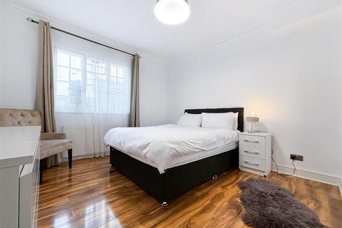3 bedroom apartment to rent, Queen's Gate Terrace, Kensington, SW7