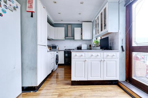 4 bedroom terraced house for sale - Eastwood Drive, Rainham RM13