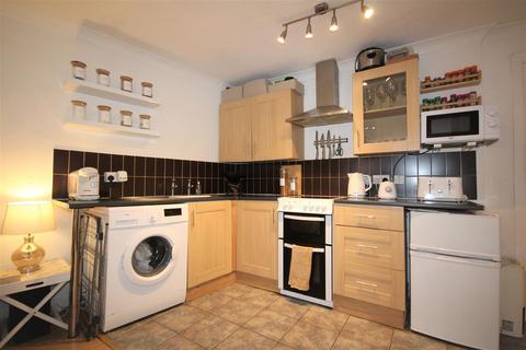 2 bedroom ground floor flat for sale, The Crescent, Boscombe