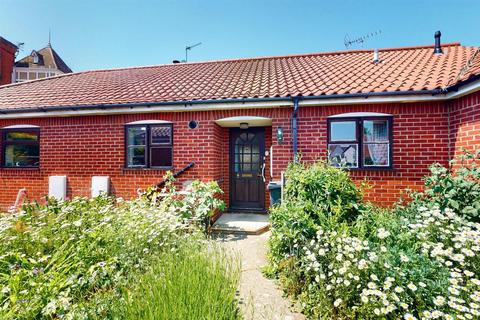 2 bedroom bungalow for sale, The Grove, Earls Colne