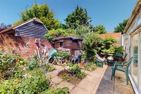 2 bedroom bungalow for sale, The Grove, Earls Colne