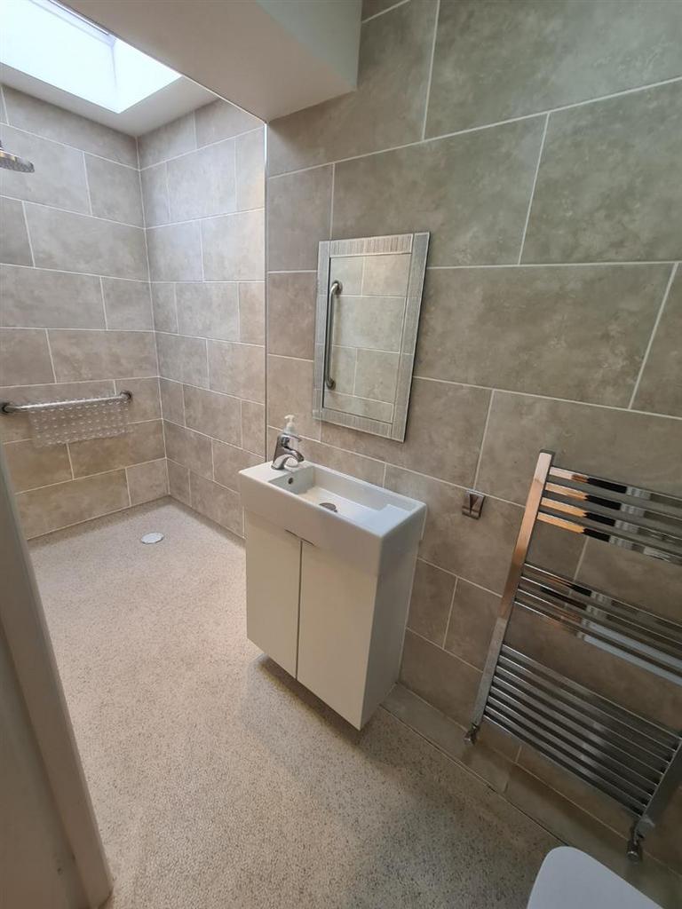 Shower Room.jpg