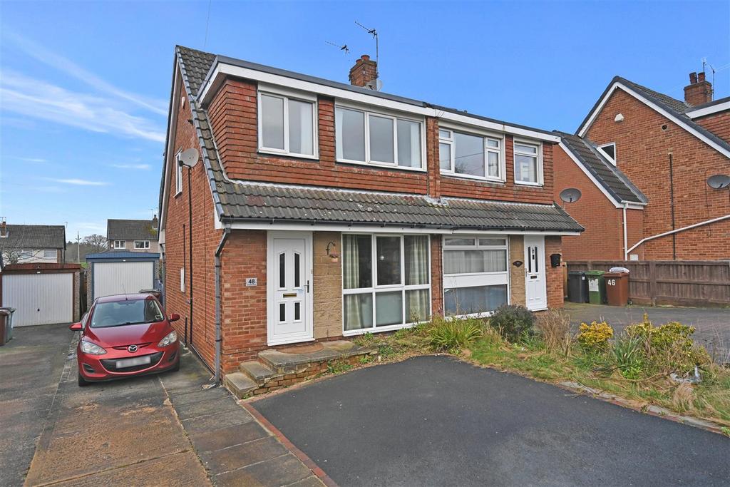 Woodlea Road, Yeadon, Leeds 3 bed semidetached house for sale £239,950