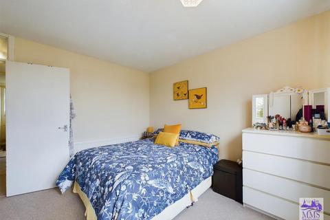 21 Beacon Road, Chatham, ME5 7BW