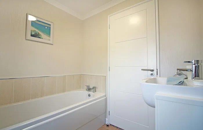 Omar-Newmarket-Bathroom1-700x450.jpg