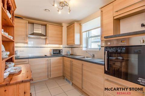 1 bedroom apartment for sale, Cartwright Court, Church Street, Malvern, WR14 2GE
