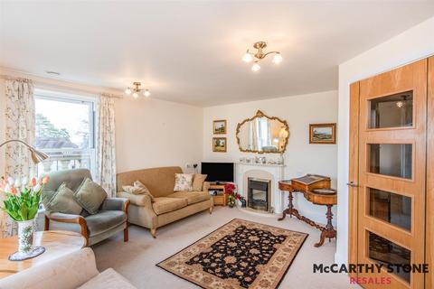 1 bedroom apartment for sale, Cartwright Court, Church Street, Malvern, WR14 2GE