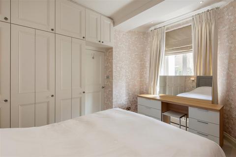 Flat 2, 10 - 12 Brompton Square, London, SW3 2AA