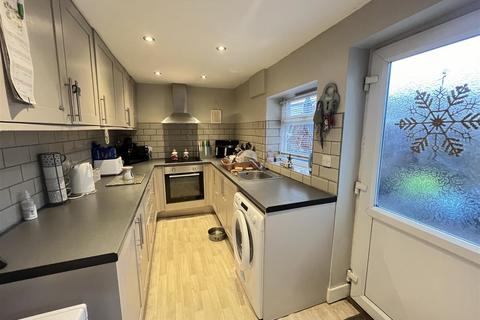 13 Waterside, Burton-on-trent, DE15 9HE