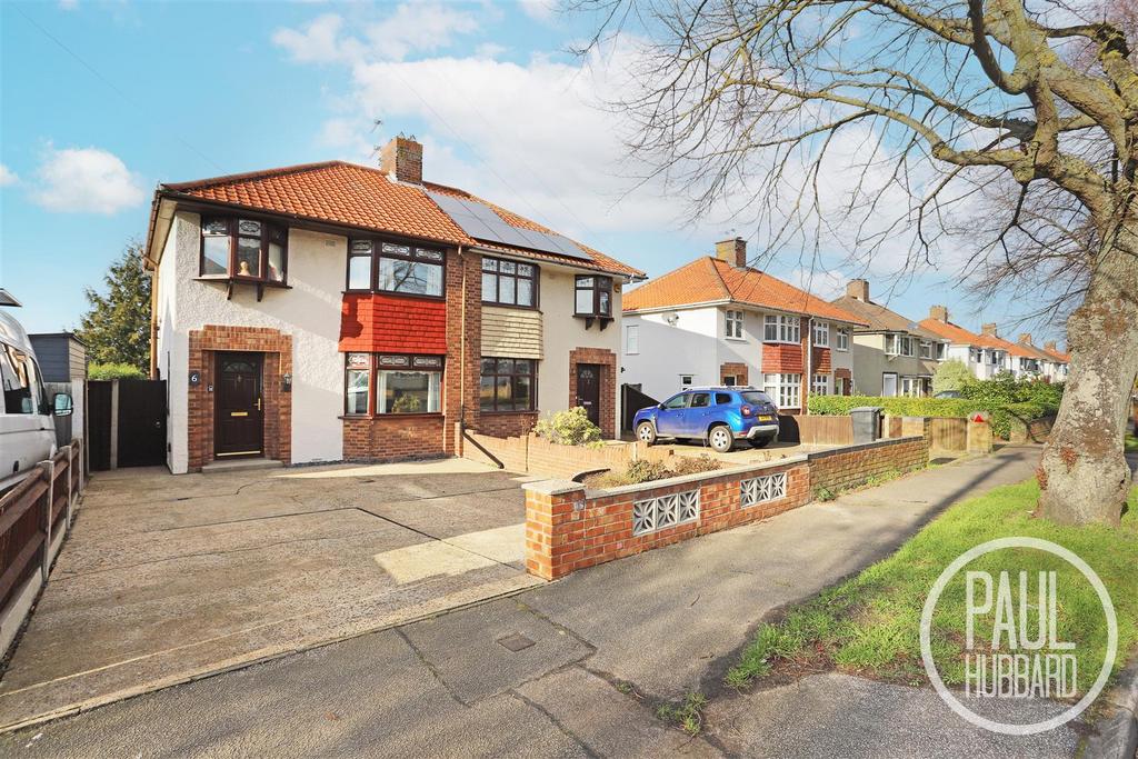 Higher Drive, Lowestoft 3 bed semidetached house for sale £240,000