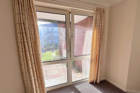 1 bedroom retirement property for sale, Ringwood Road, Ferndown, BH22