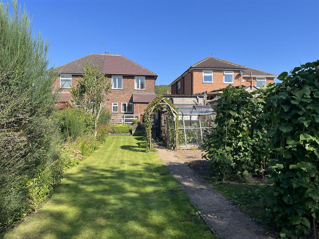 Clay Street, BurtonOnTrent DE15 3 bed semidetached house for sale