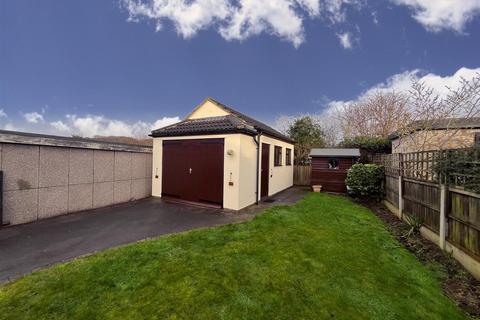 2 bedroom semi-detached bungalow for sale - Marlborough Crescent, Burton-On-Trent DE15