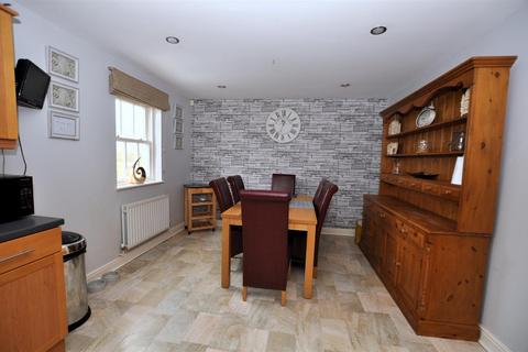 49 Cornmill Lane, Tutbury, Burton-on-trent, DE13 9HA