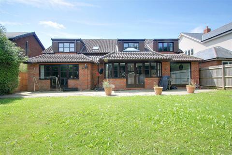 5 bedroom detached house for sale, Alexander Road, Chipperfield