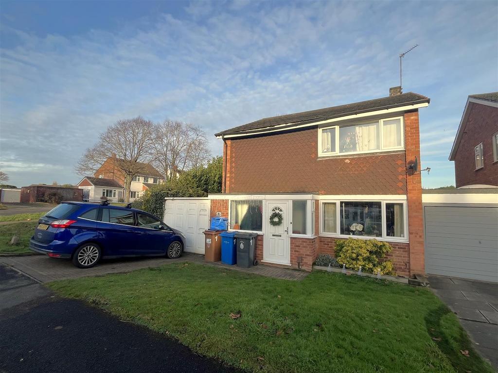 Darwin Close, Lichfield WS13 4 bed detached house for sale £375,000
