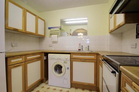 1 bedroom flat for sale, Church Lane, Kings Langley