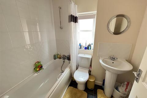 37 Hevea Road, Burton-on-trent, DE13 0SH
