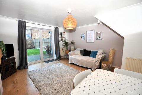 74 Eaton Close, Hatton, Derby, DE65 5ED