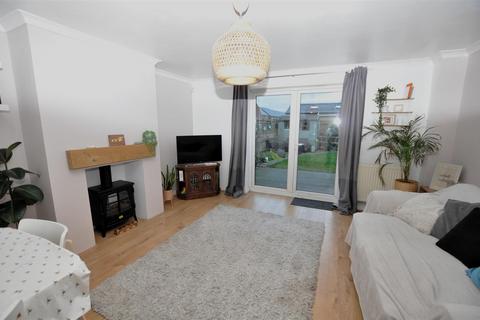 74 Eaton Close, Hatton, Derby, DE65 5ED