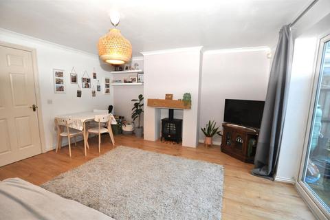 74 Eaton Close, Hatton, Derby, DE65 5ED