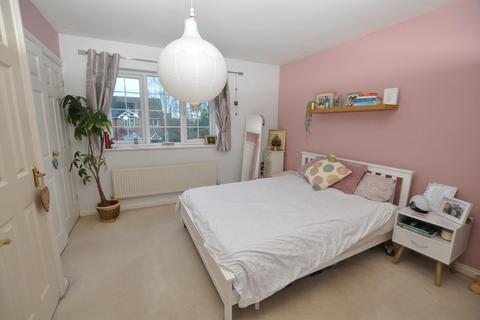 74 Eaton Close, Hatton, Derby, DE65 5ED
