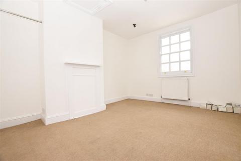 2 bedroom end of terrace house to rent, High Street, Hampton