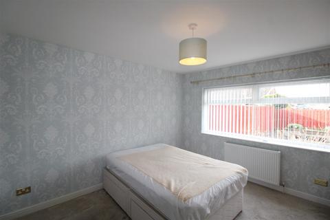 2 bedroom semi-detached bungalow for sale, Kidderminster Drive, Chapel Park, Newcastle Upon Tyne