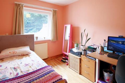 3 bedroom semi-detached bungalow for sale, Bro Tygwydd, Llandygwydd,