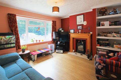 3 bedroom semi-detached bungalow for sale, Bro Tygwydd, Llandygwydd,