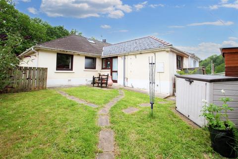 3 bedroom semi-detached bungalow for sale, Bro Tygwydd, Llandygwydd,