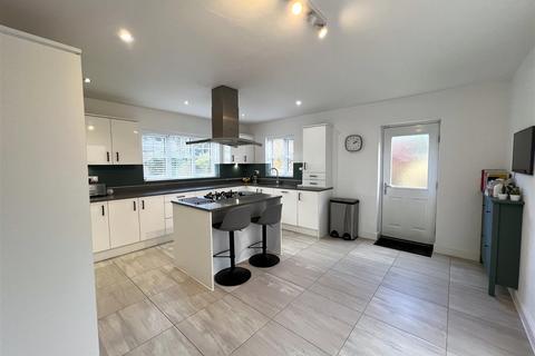 4 bedroom detached house for sale, Davenshaw Drive, Congleton